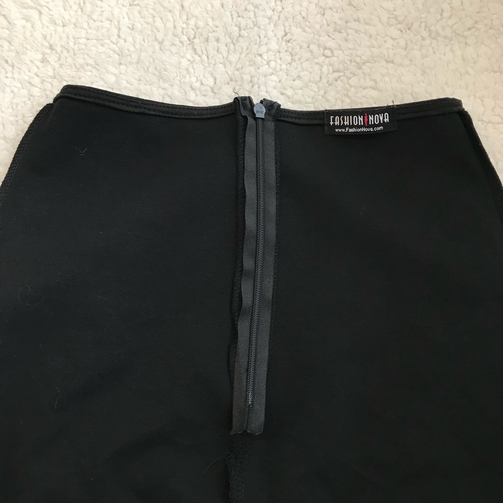 Black fashion nova mini skirt - Picture 3 of 4